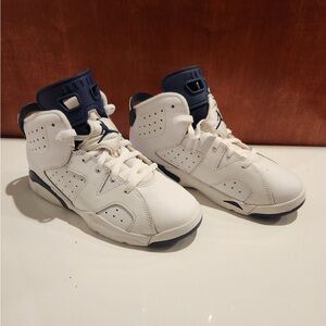 Nike Air Jordan 6 Retro “Midnight Navy” size youth 2